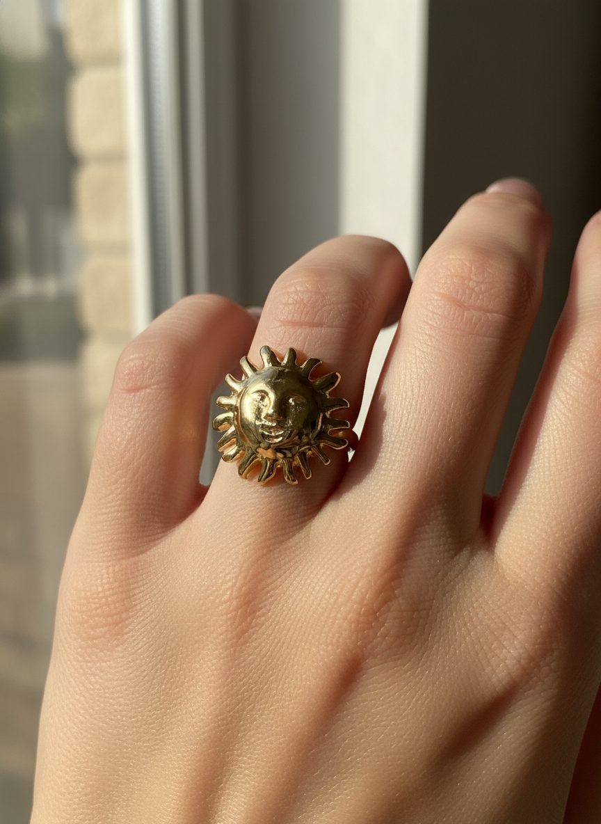 Golden Sun Adjustable Ring – 18K Gold-Plated Feminine Charm