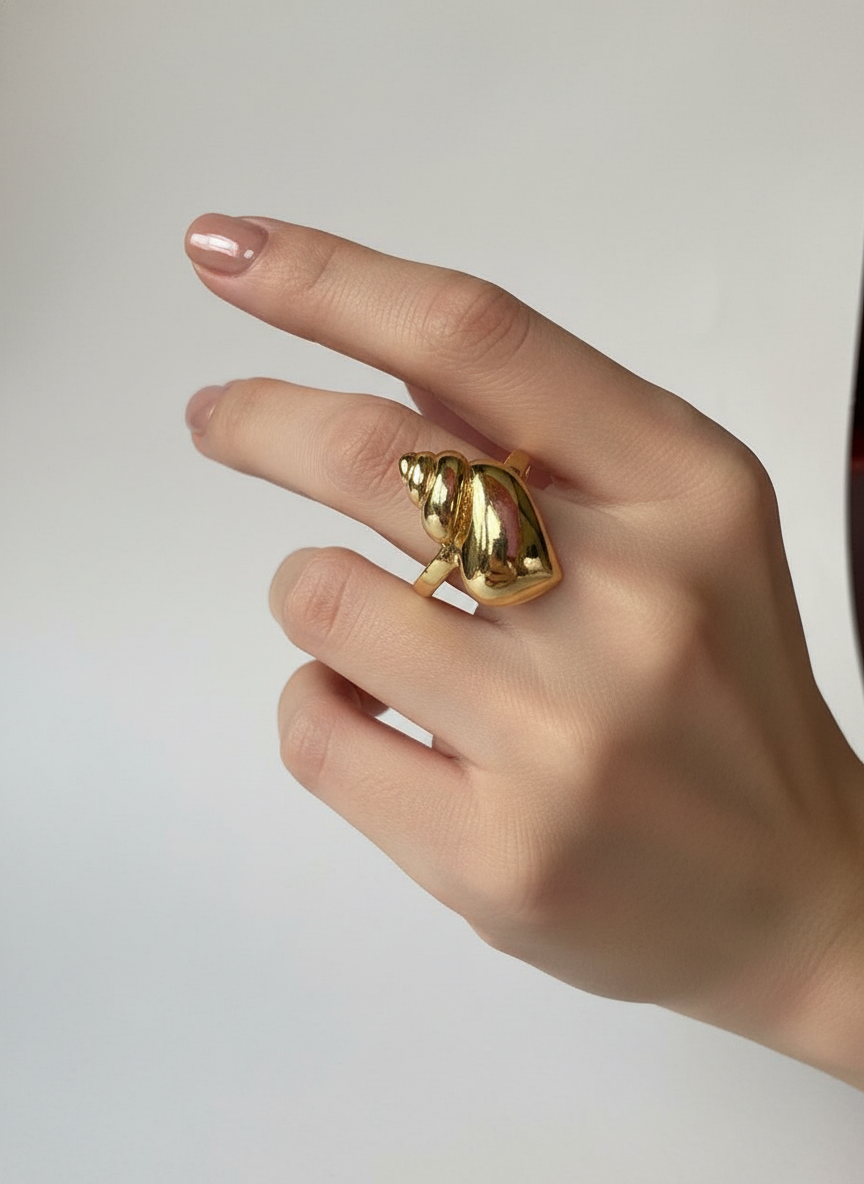 Golden shell Ring Adjustable Ring – 18K Gold-Plated Feminine Charm