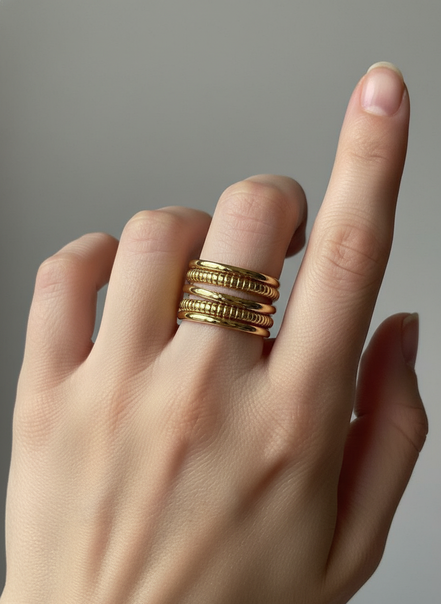 GoldenOpulent Curve Adjustable Ring – 18K Gold-Plated Feminine Charm