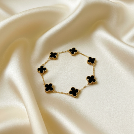 Elegant Black Clover Charm Bracelet – 18K Gold-Plated Luxury Design