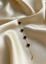 Elegant Black Clover Charm Bracelet – 18K Gold-Plated Luxury Design