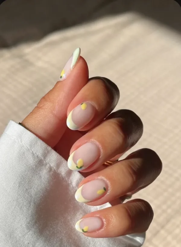 Frenchies with chrome and lemons, press ons by milo nails