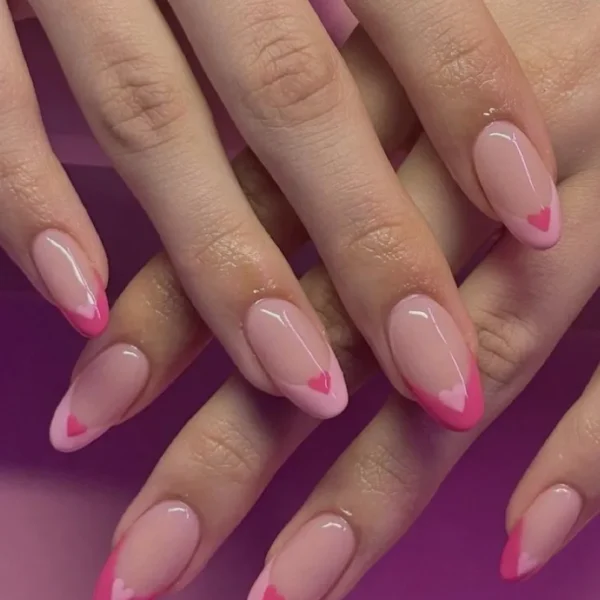 pink tips with hearts press ons / Milo Nails