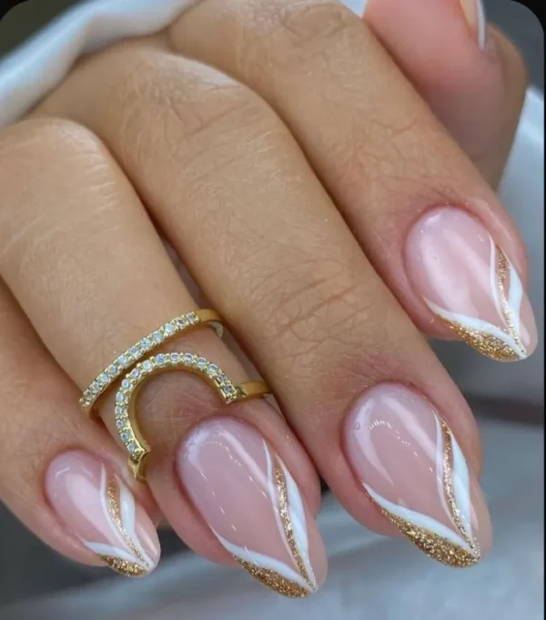 white+ golden nail art press on nails / Milo Nails